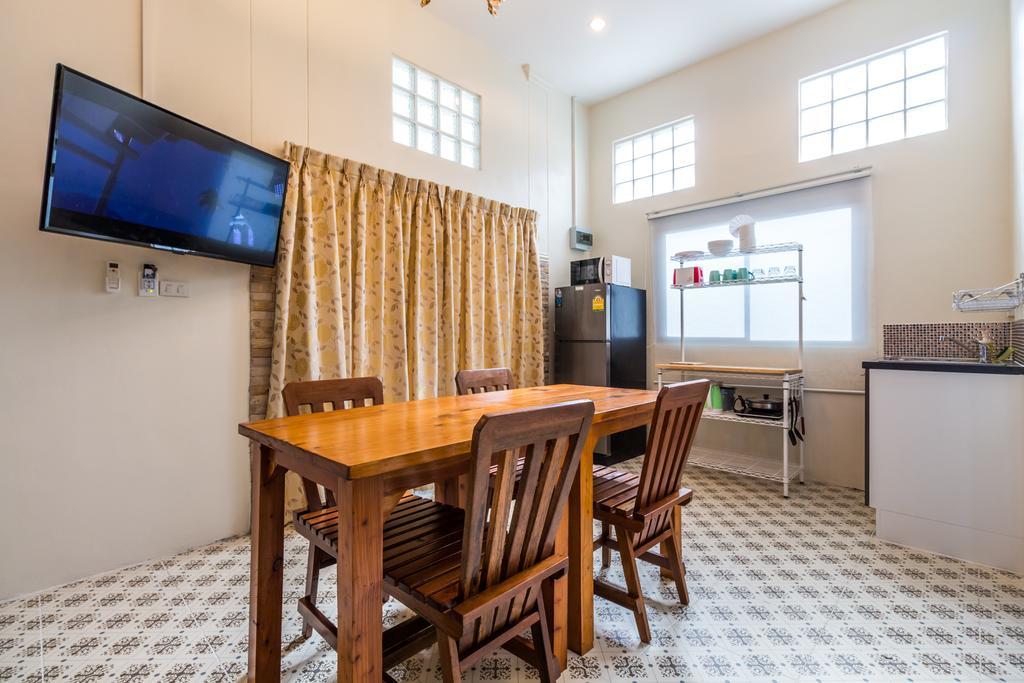 Eriksson Guesthouse Patong Cameră foto