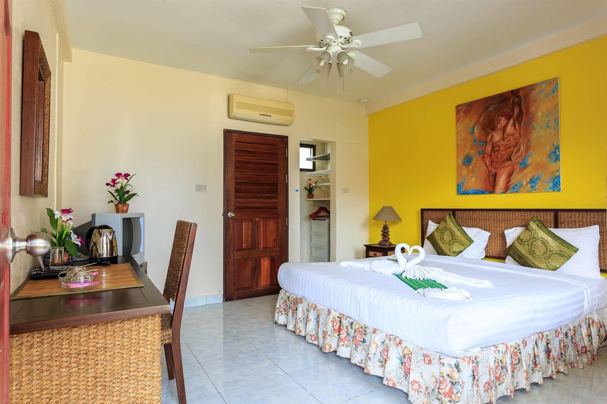 Eriksson Guesthouse Patong Exterior foto